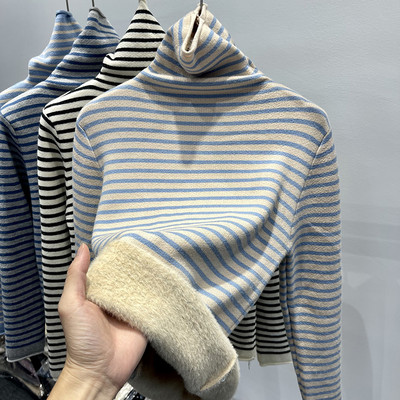 Női meleg csíkos pulóver magas gallérral