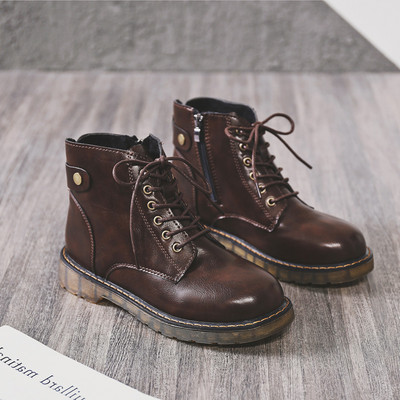 Női bőr alkalmi csizma fűzővel és csattal