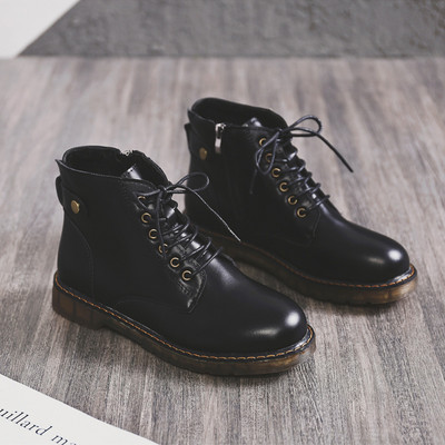 Női bőr alkalmi csizma fűzővel és csattal