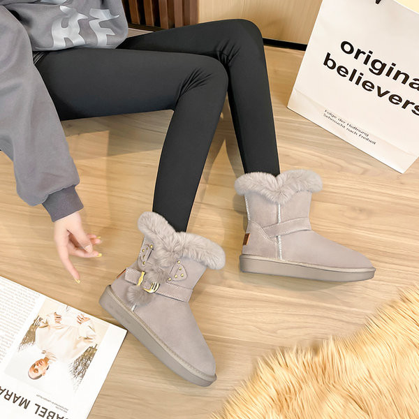 Női csizma pehely béléssel - két modell