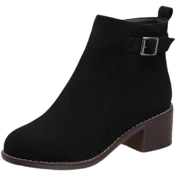 Női csizma 5 cm vastag sarokkal és csattal