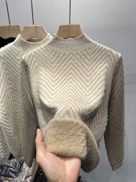 Női pulóver puha béléssel és magas gallérral