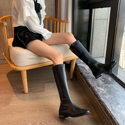 Női téli csizma cipzárral