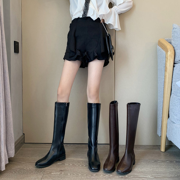 Női téli csizma cipzárral