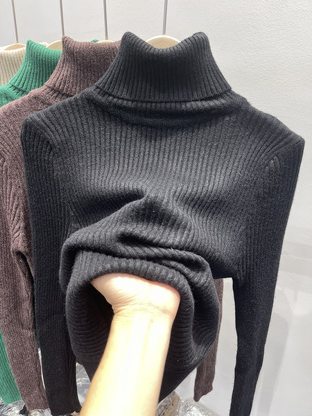 Modern női pulóver pólógallérral