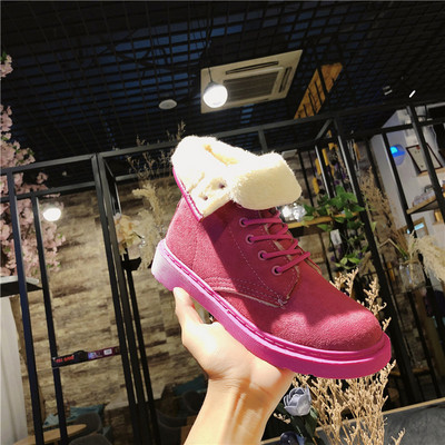 Modern női csizma pehely és fűzővel