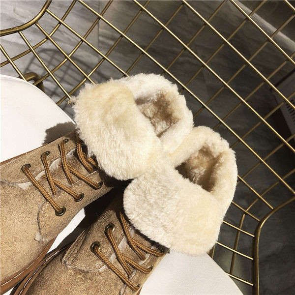 Modern női csizma pehely és fűzővel
