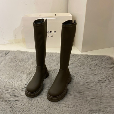 Női bőrcsizma durva talppal