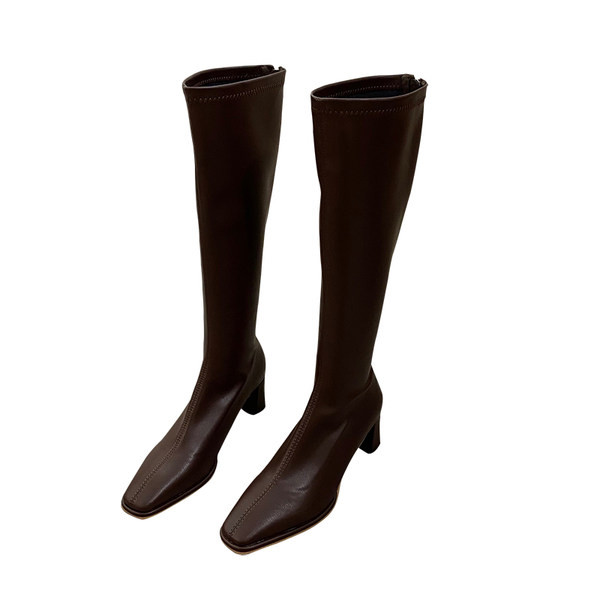 Stílusos női bőrcsizma 5,5 cm-es sarokmagassággal