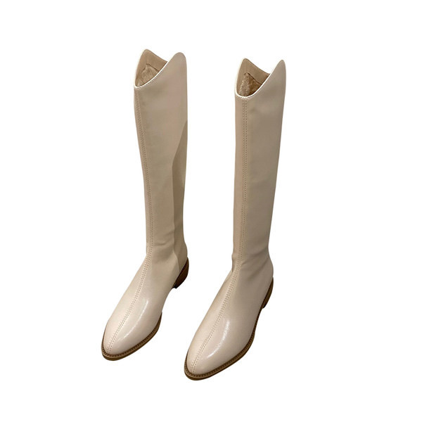 Modern női csizma hegyes modell