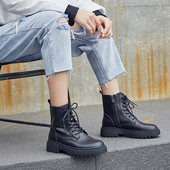 Γυναικείες μοντέρνες μπότες από ψεύτικο δέρμα σε μαύρο χρώμα