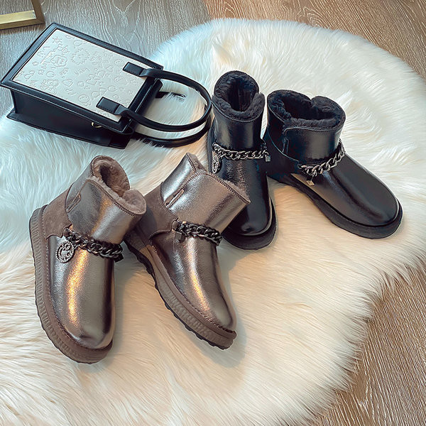 Női téli csizma eko bőrből és velúrból, fém díszítéssel