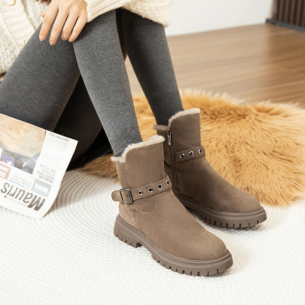 Ženske zimske čizme s kopčom i toplom postavom