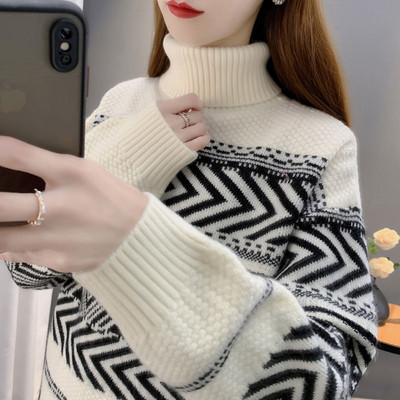 Γυναικείο χειμωνιάτικο πουλόβερ με ψηλό γιακά και κέντημα