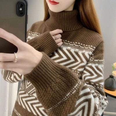 Γυναικείο χειμωνιάτικο πουλόβερ με ψηλό γιακά και κέντημα