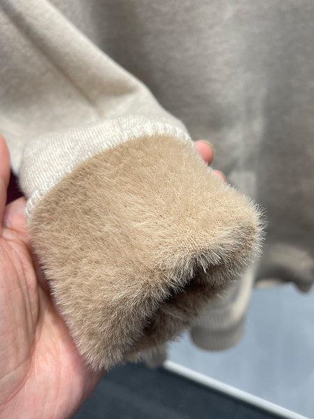 Τρέχον γυναικείο πουλόβερ με γιακά πόλο