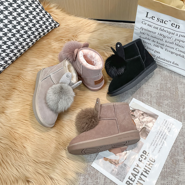 Öko-seemisnahast moodsad 3D elementidega naiste sulesaapad