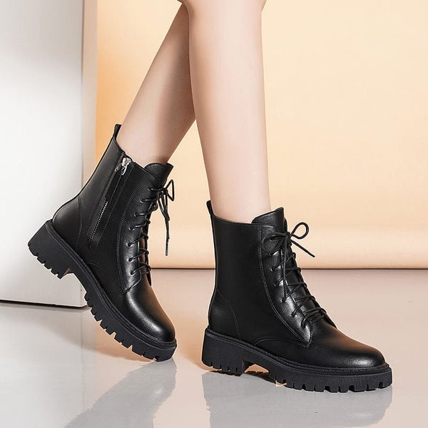 Női kubai műbőr nyakkendővel