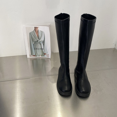 Naiste vabaaja saapad kunstnahast - kaks mudelit