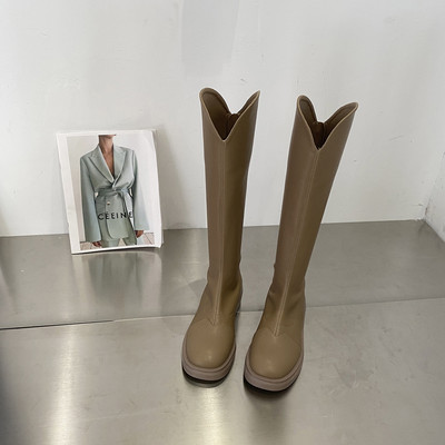 Naiste vabaaja saapad kunstnahast - kaks mudelit