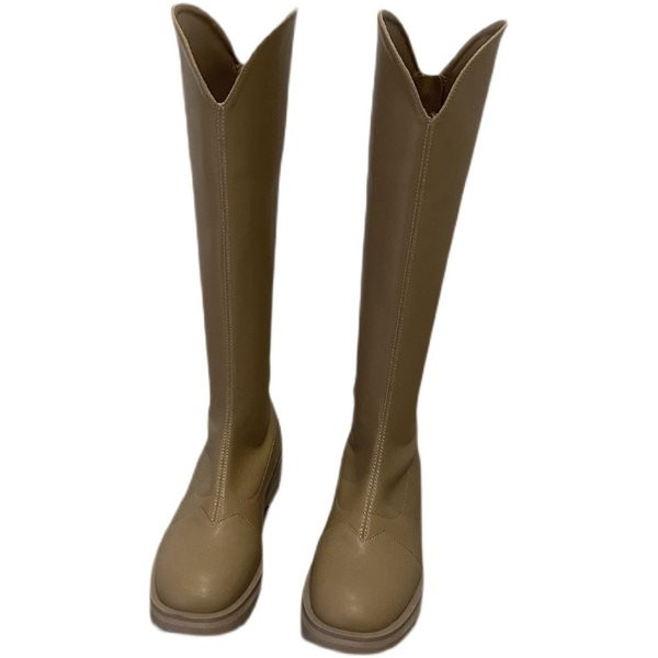 Naiste vabaaja saapad kunstnahast - kaks mudelit