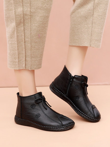 Pruuni ja musta paelaga naiste saapad