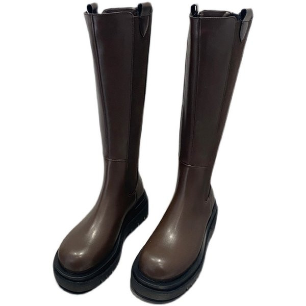 Moodsad naiste kunstnahast saapad kolmes värvitoonis