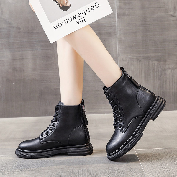 Naiste musta värvi paelte ja lukuga nahast saapad