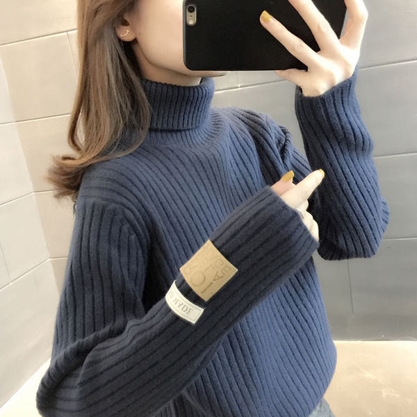 Μοντέρνο γυναικείο πλεκτό πουλόβερ με ψηλό γιακά