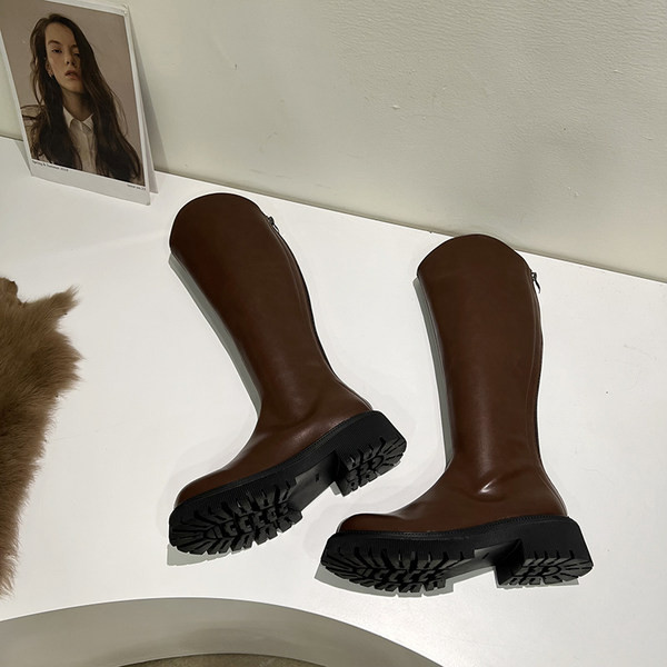 Naiste moodsad tõmblukuga ümarad nahksaapad