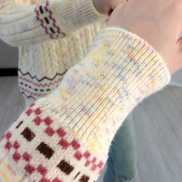 Kootud naiste kampsun madala polo kraega