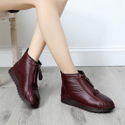 Alkalmi női bőrcsizma lekerekített modell cipzárral