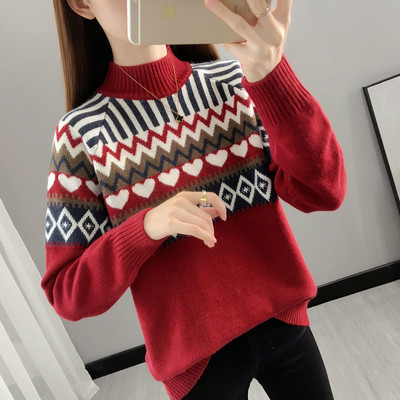 Aplikatsiooni ja klassikalise kraega naiste talvekampsun