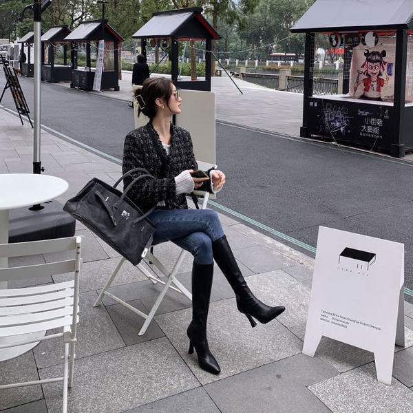 Elegantsed kõrgete kontsadega kunstnahast naiste saapad