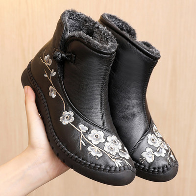 Kahes värvitoonis tikandiga moodsad naiste saapad