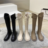 Naiste kunstnahast saapad kolmes värvitoonis