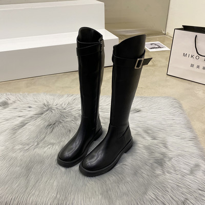 Naiste kunstnahast saapad kolmes värvitoonis