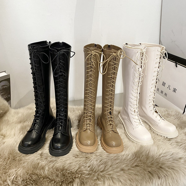 Naiste pikad ristsidemetega saapad