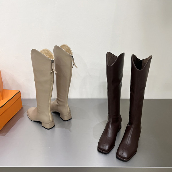 Дамски ботуши от изкуствена кожа изчистен модел
