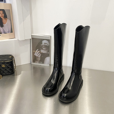 Stiilne naiste nahksaapad ümar lukuga mudel