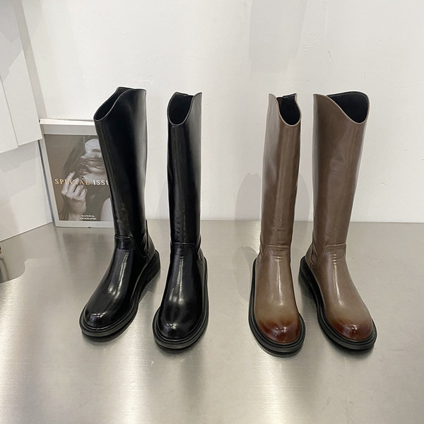 Stiilne naiste nahksaapad ümar lukuga mudel