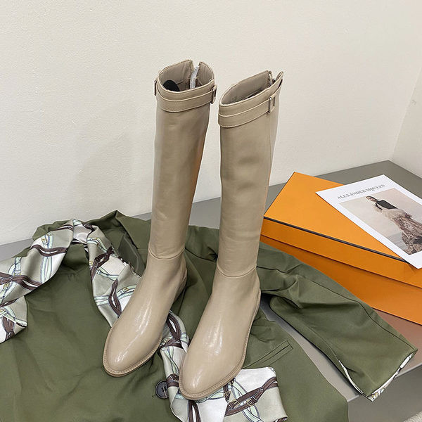 Naiste kunstnahast saapad neljas värvitoonis