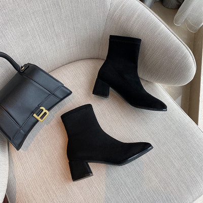 Kunstnahast kontsaga naiste saapad