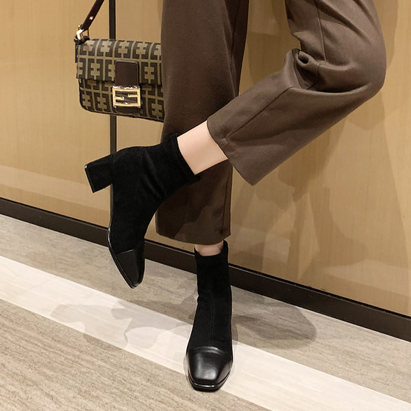 Kunstnahast kontsaga naiste saapad