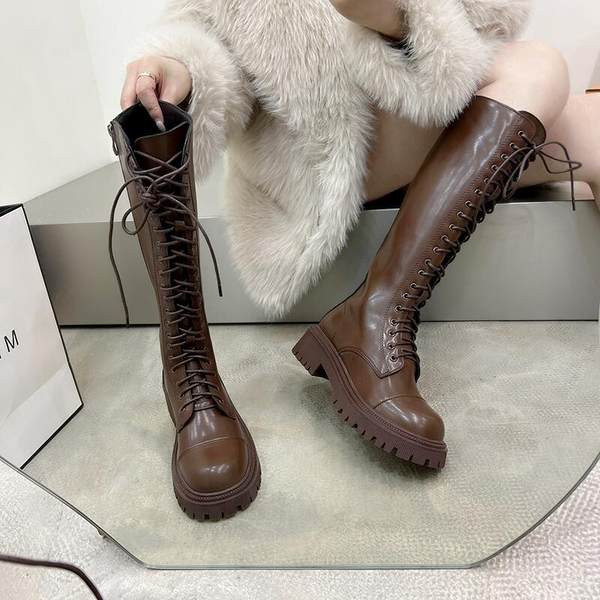 Uus mudel naiste paeltega saapad