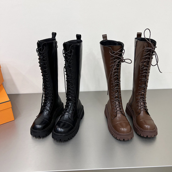 Uus mudel naiste paeltega saapad