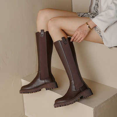 Női bőrcsizma durva talppal, gumival