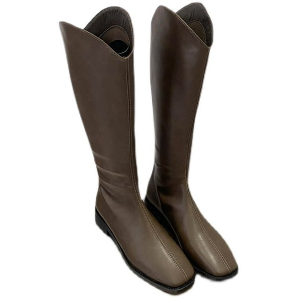 Naiste nahast saapad sileda tallaga