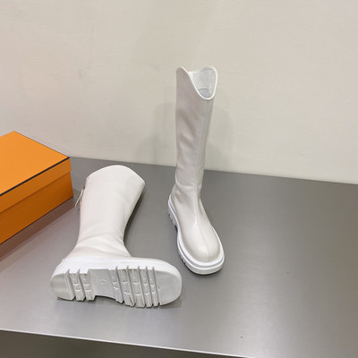 Lameda tallaga naiste nahast saapad kolmes värvitoonis