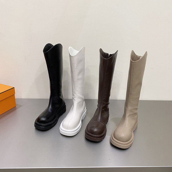 Lameda tallaga naiste nahast saapad kolmes värvitoonis